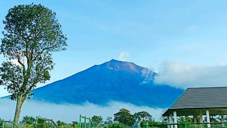 Gunung Tertinggi Di Pulau Sumatera, Ada Yang Selalu Ditutupi Awan Kabut ...