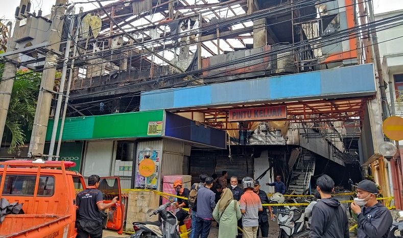 title Kebakaran Malang Plaza, Manajemen Mengaku Rugi hingga Rp55 Miliar Kebakaran Malang Plaza, Manajemen Mengaku Rugi hingga Rp55 Miliar