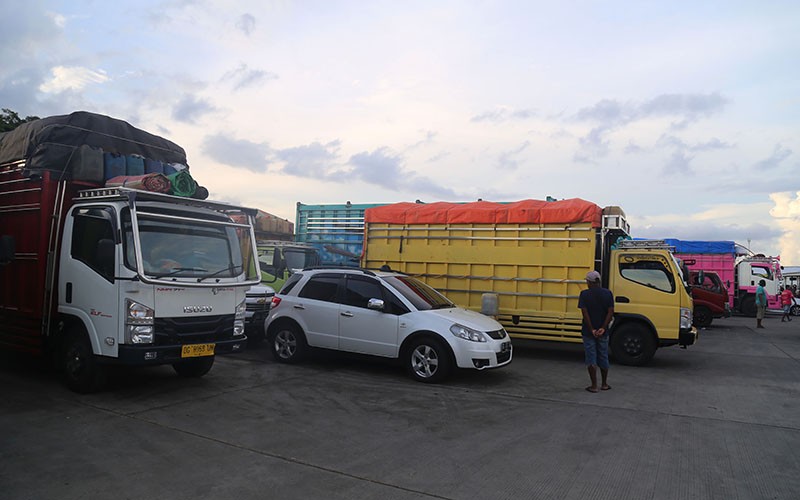 Dampak Dermaga Pelabuhan Ambruk di Ternate, Distribusi Logistik Terhambat - Bagian 2