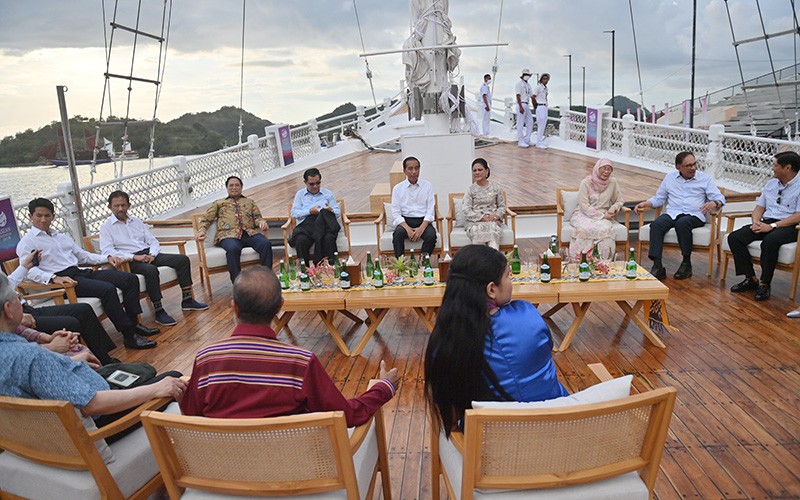 Para Pemimpin Negara ASEAN Naik Kapal Pinisi Menikmati Keindahan Labuan Bajo - Bagian 2