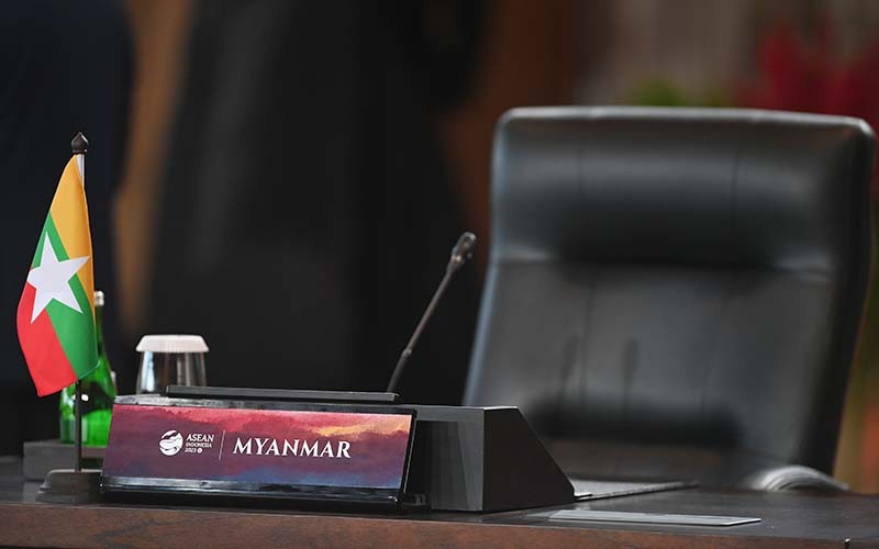 Penampakan Meja Kosong Kepala Negara Myanmar, Tidak Hadir di KTT ASEAN - Bagian 1