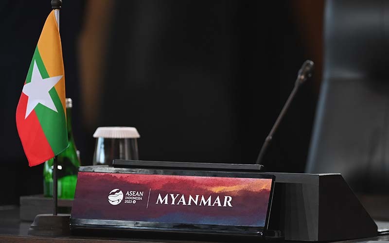 Penampakan Meja Kosong Kepala Negara Myanmar, Tidak Hadir di KTT ASEAN - Bagian 2