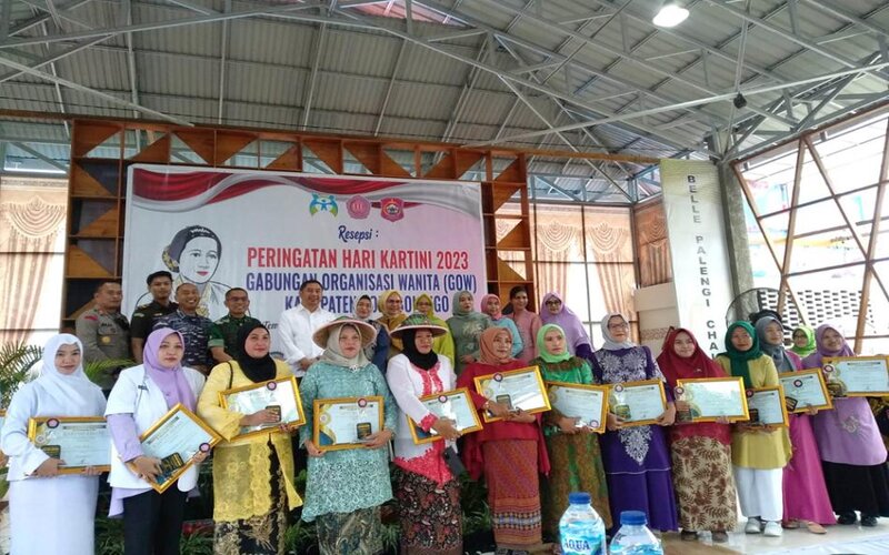 14 Perempuan Tangguh Terima Penghargaan Kartini Award dari GOW Bone Bolango