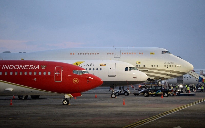 title Pesawat Kepresidenan KTT ASEAN Parkir di Bandara Ngurah Rai, Sultan Brunei Bawa 2 Pesawat Kepresidenan KTT ASEAN Parkir di Bandara Ngurah Rai, Sultan Brunei Bawa 2