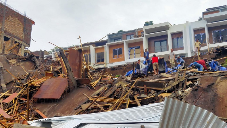 title 12 Rumah Ambruk di Lembang KBB, Pengembang Diminta Hentikan Sementara Aktivitas 12 Rumah Ambruk di Lembang KBB, Pengembang Diminta Hentikan Sementara Aktivitas