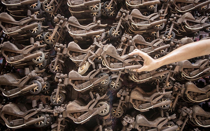 Kerajinan Miniatur Harley Davidson dari Kayu Mahoni - Bagian 3
