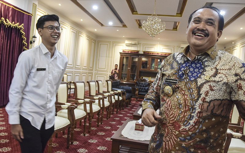 Guru Adukan Pungli hingga Mundur dari ASN Kini Foto Bareng Bupati Pangandaran - Bagian 2