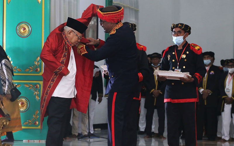 Wapres Ma'ruf Amin Terima Gelar Adat Kehormatan Kesultanan Tidore - Bagian 1
