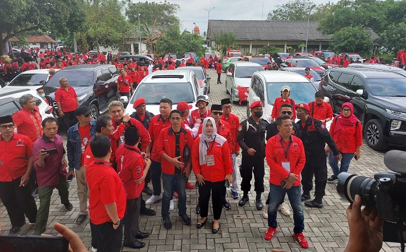 Daftarkan 55 Bacaleg Pdip Optimistis Raih 13 Kursi Di Dprd Kabupaten