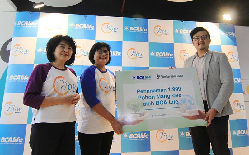 Dukung Kelestarian Lingkungan, BCA Life  Tanam 1.999 Pohon - Bagian 1