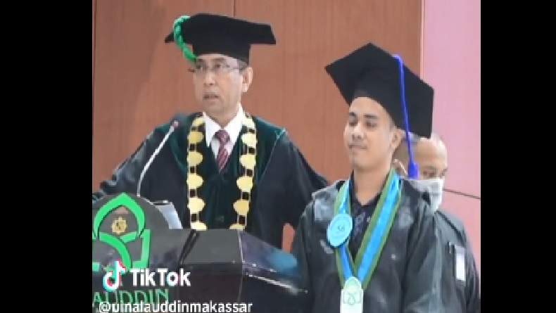 Viral Mahasiswa UIN Alaudin Makassar Buat Iri Rektor usai Diterima 2 Kampus Terbaik Dunia