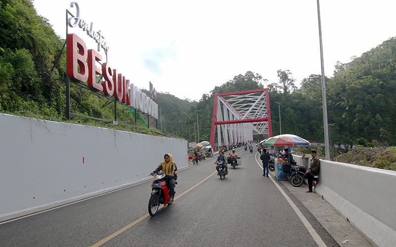 Jembatan Gladak Perak Gunung Semeru Mulai Bisa Dilintasi Kendaraan - Bagian 3