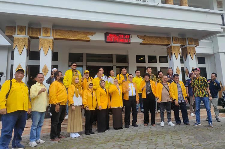 Golkar Daftarkan 580 Bacaleg Dpr Ke Kpu Targetkan 20 Persen Kursi Parlemen