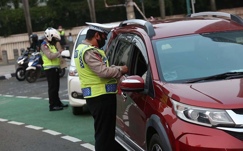 Polisi Kembali Berlakukan Tilang Manual - Bagian 3