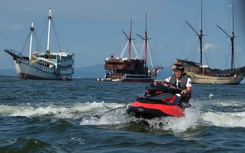 Sandiaga Uno Naik Jetski Resmikan 3 Desa Wisata di Bali - Bagian 1