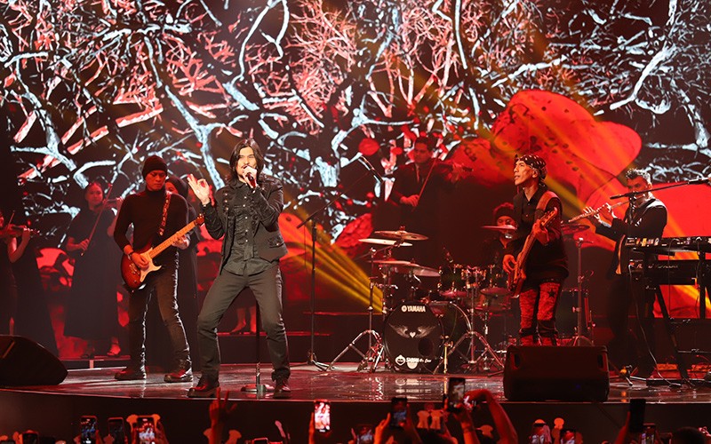 Dewa 19 Feat Virzha Meriahkan Grand Final Indonesian Idol 2023 - Bagian 3