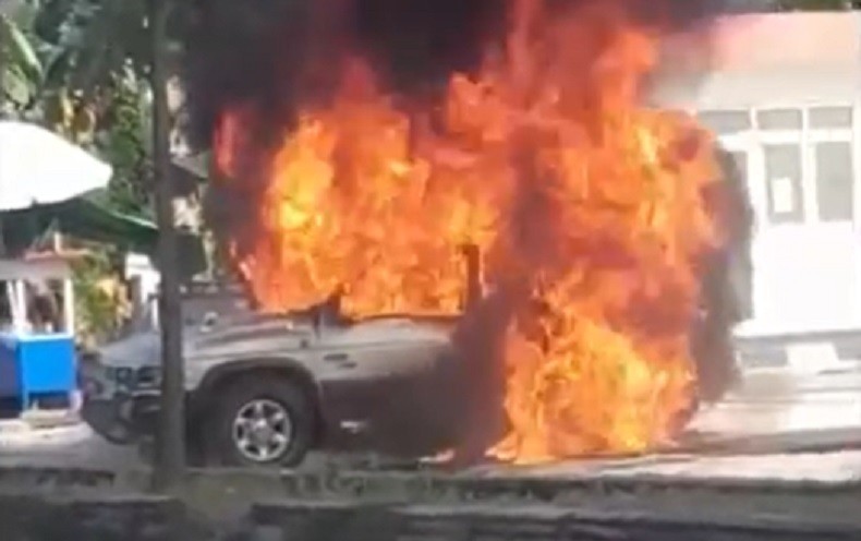 Mobil Terbakar Usai Isi Bensin di SPBU Kumai, Terdengar Ledakan Keras