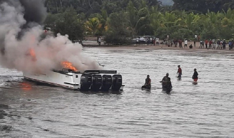 Speedboat Bupati Teluk Wondama Terbakar di Dermaga, 1 Orang Tewas