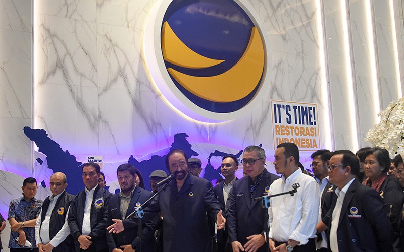 Ekspresi Surya Paloh saat Sekjen Partai NasDem Johnny G Plate Ditahan Kejagung - Bagian 2