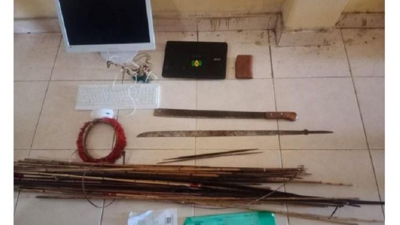 title TNI Polri Gerebek Rumah Diduga Markas KKB di Yahukimo, 22 Orang Diamankan TNI Polri Gerebek Rumah Diduga Markas KKB di Yahukimo, 22 Orang Diamankan