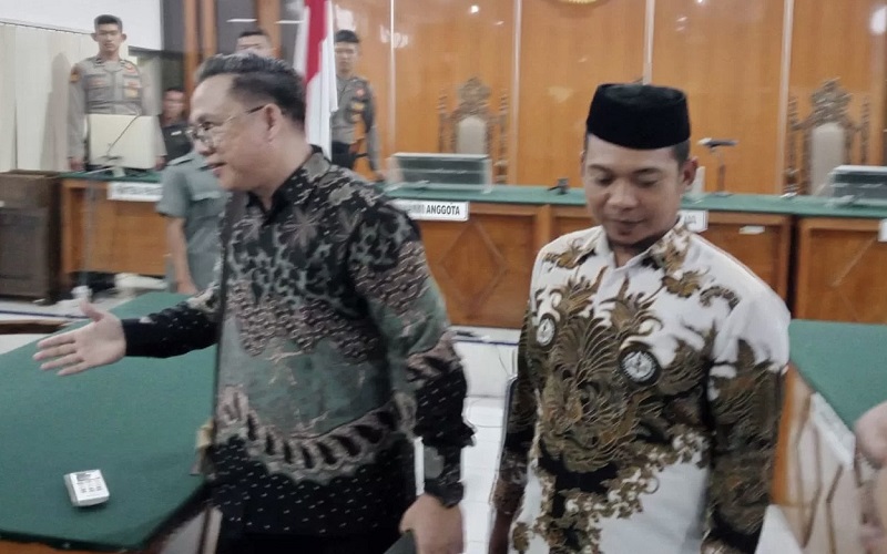 title Sularno Guru Honorer Terpaksa Mengungsi ke Luar Desa karena Merasa Terancam Sularno Guru Honorer Terpaksa Mengungsi ke Luar Desa karena Merasa Terancam
