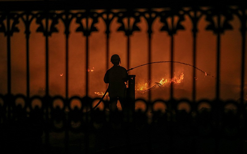 Kebakaran Gudang Oli di Tangerang Merembet ke Rumah Warga - Bagian 3