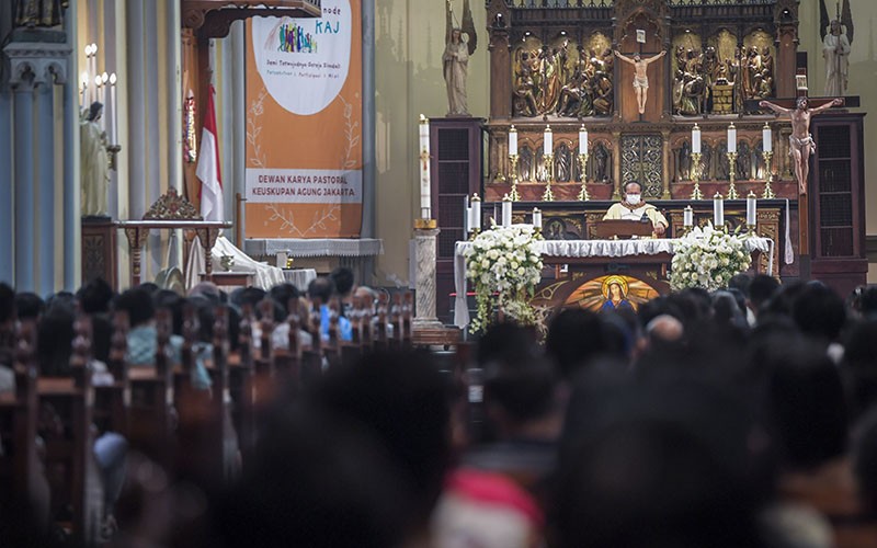 Suasana Misa Kenaikan Isa Almasih di Gereja Katedral - Bagian 1