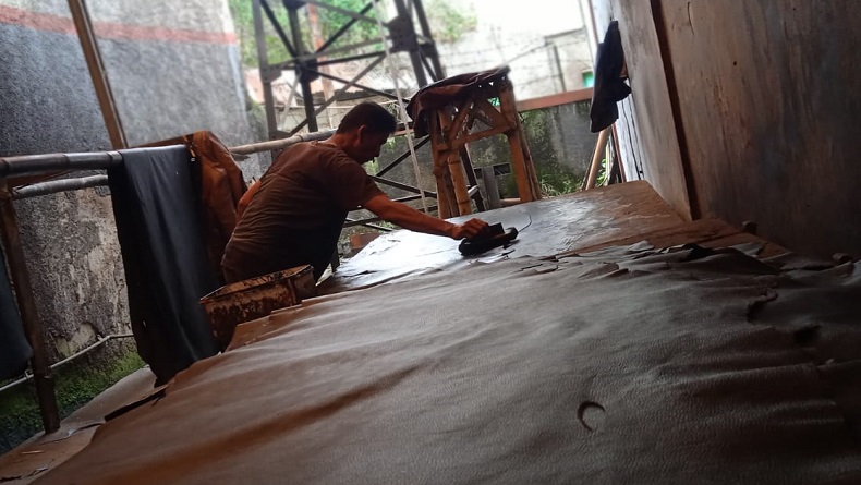 Industri Kulit di Garut Lesu gegara Impor Bahan Kimia dari Ukraina Tersendat