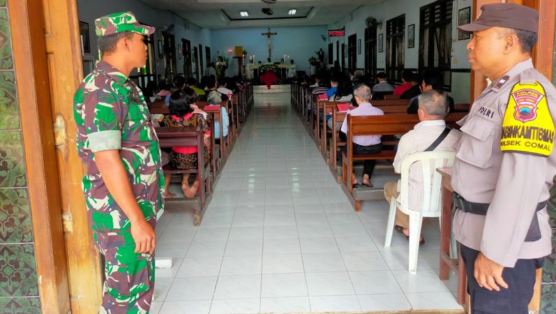 Ratusan Personel Polres Pemalang Amankan Ibadah Misa Kenaikan Isa Almasih di 38 Gereja