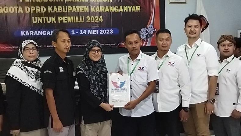 DPD Partai Perindo Karanganyar Jalan Kaki saat Daftarkan Bacaleg ke KPU