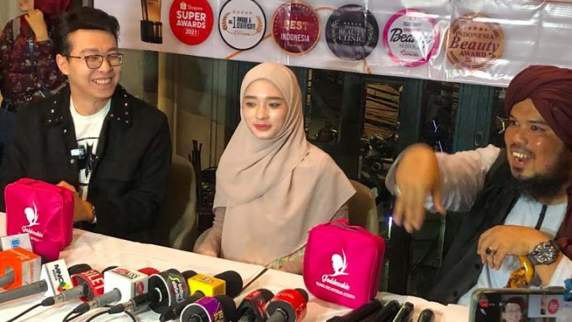 Digugat Cerai Virgoun, Inara Rusli Putuskan Lepas Cadar: Bismillah Aku ...