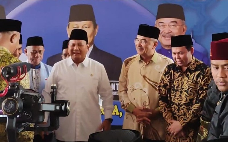 Presiden Dunia Melayu Dunia Islam: Prabowo Banyak Bantu Orang Miskin - Bagian 2