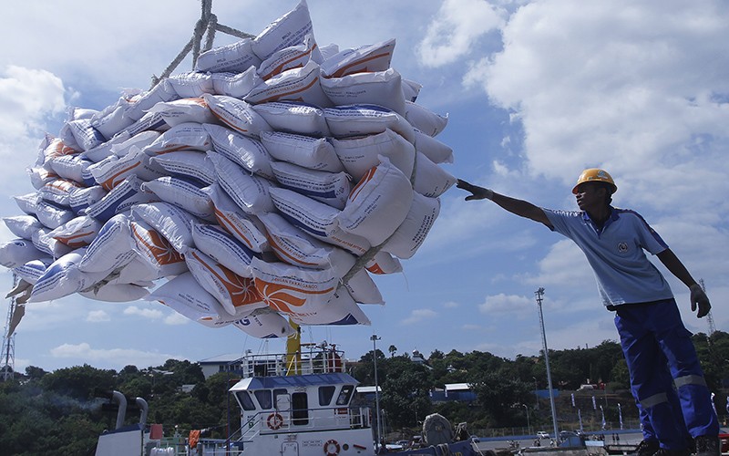 4.800 Ton Beras Impor Vietnam Dikirim ke Gudang Bulog NTT untuk Bansos - Bagian 2