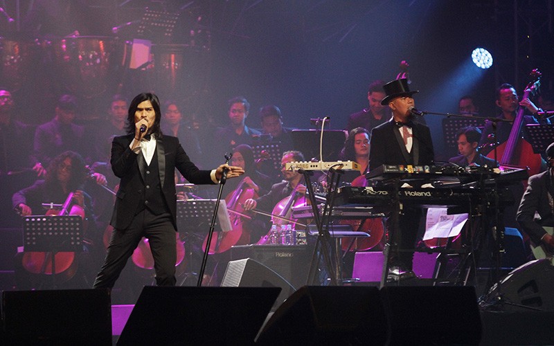 Konser Dewa 19 ^A Night at The Orchestra^ - Bagian 1