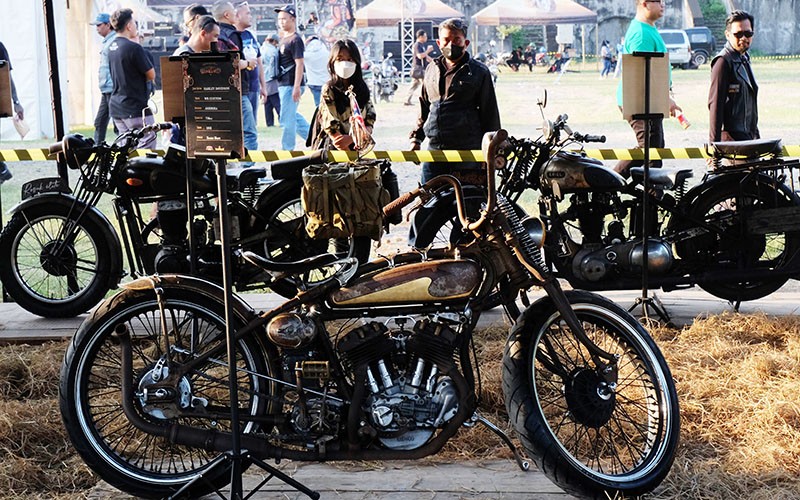 Pameran Motor Kuno Produksi Eropa dan Amerika di Benteng Vastenburg Solo - Bagian 2