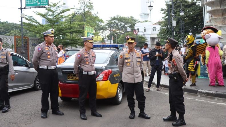 Polrestabes Bandung Tingkatkan Pengamanan Libur Weekend, Kerahkan 350 ...