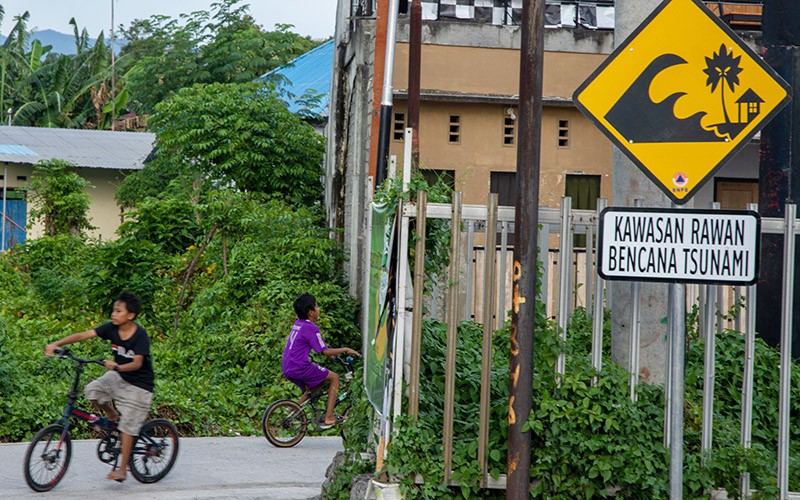 Pantai Teluk Palu Dipasang Tanda Bahaya Tsunami - Bagian 3