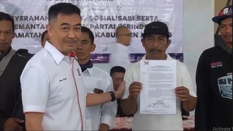 Lantik Pengurus DPRt di Singosari, Ini Pesan Ketua DPP Partai Perindo Christophorus Taufik 