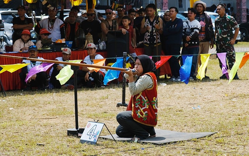 Lomba Menyumpit Lestarikan Olahraga Tradisional Suku Dayak - Bagian 2