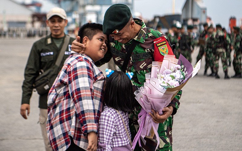 Penyambutan 400 Prajurit TNI usai Betugas 14 Bulan Jaga Perbatasan RI - Bagian 2