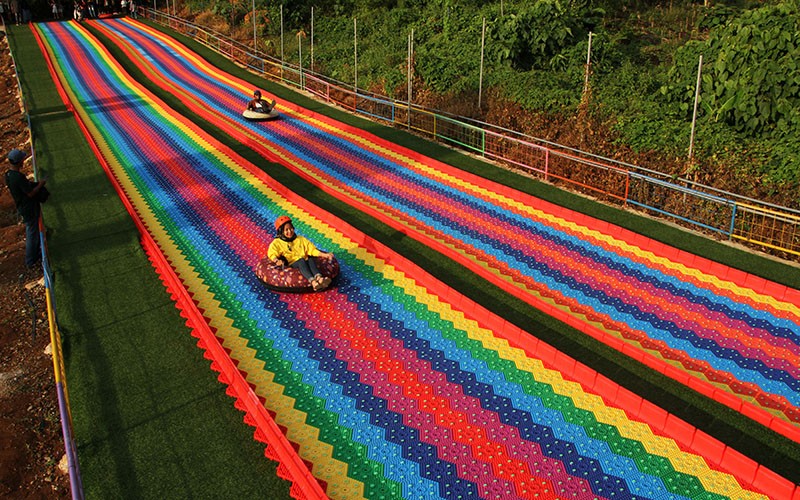 Serunya Naik Wahana Seluncur Pelangi di Kabupaten Maros - Bagian 2