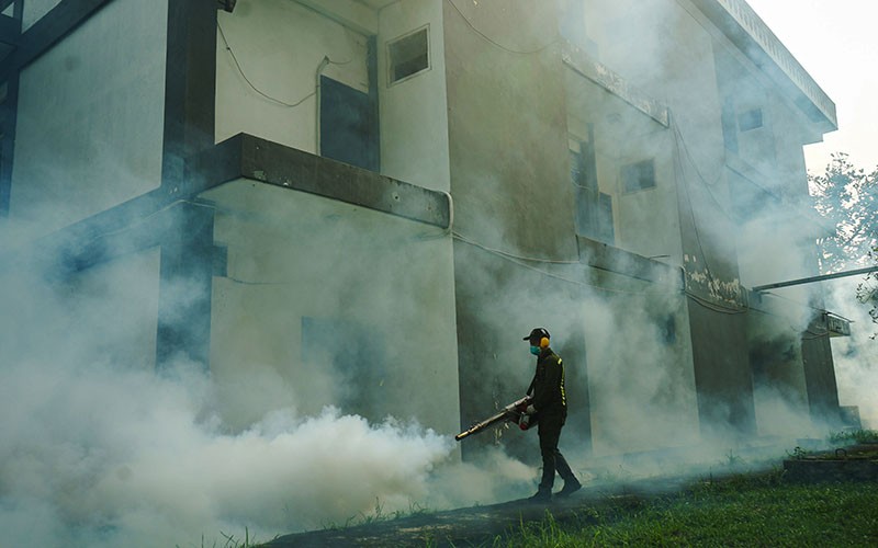 Asrama Haji Pondok Gede Difogging Jelang Kedatangan Calon Jemaah pada 23 Mei - Bagian 2