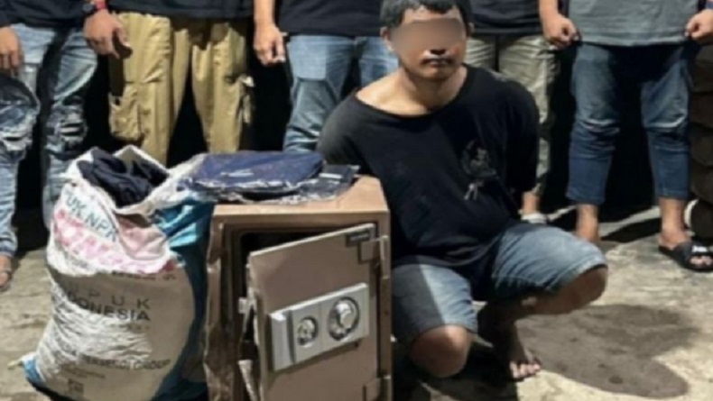 Terekam CCTV, Pencuri Gondol Sekarung Baju dan Brankas Toko di Makassar