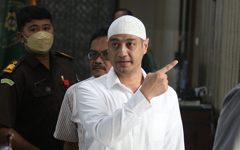 Vonis Kasus KDRT, Ferry Irawan Dihukum 1 Tahun Penjara - Bagian 1