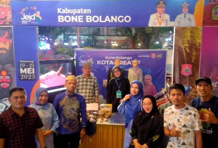 title Pameran Kekraf Bonebol Tuai Trade Record Positif di Semarak Jejakk Kreatif Indonesia Pameran Kekraf Bonebol Tuai Trade Record Positif di Semarak Jejakk Kreatif Indonesia