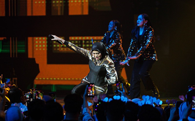 Tampil Beda, Ini Gaya Salma di Grand Final Indonesian Idol 2023 - Bagian 3