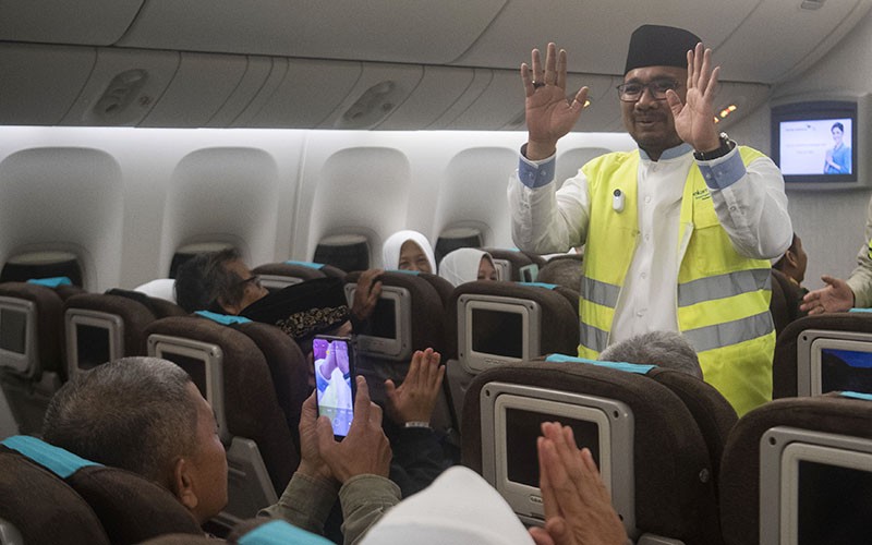 Menteri Agama Lepas Keberangkatan Kloter Pertama Jemaah Haji ke Tanah Suci - Bagian 1
