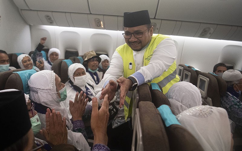 Menteri Agama Lepas Keberangkatan Kloter Pertama Jemaah Haji ke Tanah Suci - Bagian 2
