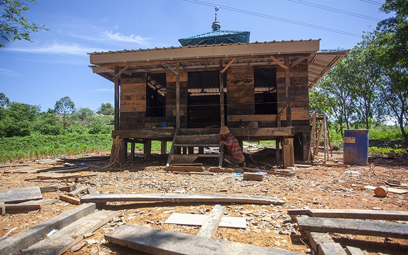 Papan Bangunan Musala Ini Terbuat dari Limbah Plastik Daur Ulang - Bagian 1