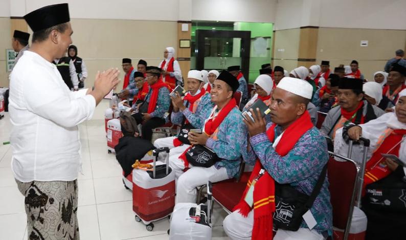  360 Calon Haji Kloter Pertama Embarkasi Solo Berangkat ke Tanah Suci, Ini Pesan Gus Yasin